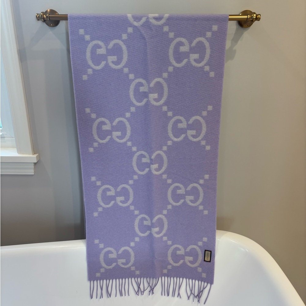 Gucci Light Purple Wool Scarf with White Logo